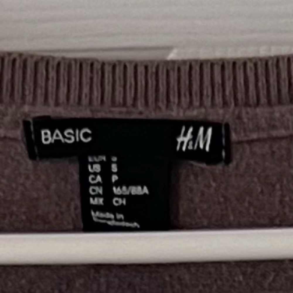 Women’s H&M Basic Brown Sweater - Picture 2 of 5